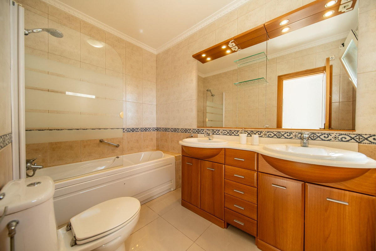 4 Bed Townhouse for sale in Torreblanca Costa Del Sol, Málaga, Spain