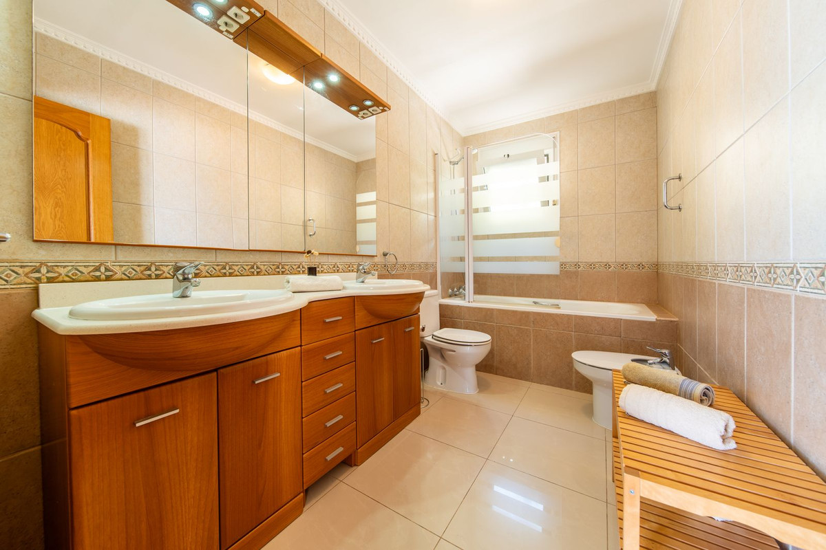 4 Bed Townhouse for sale in Torreblanca Costa Del Sol, Málaga, Spain