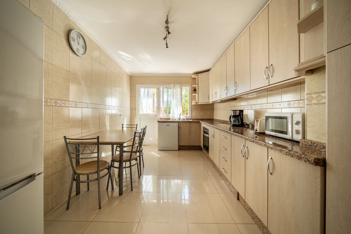 4 Bed Townhouse for sale in Torreblanca Costa Del Sol, Málaga, Spain