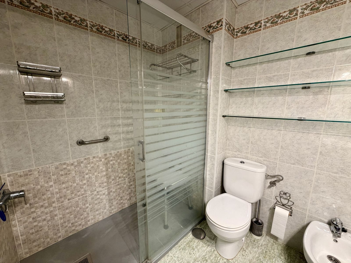 3 Bed Apartment for sale in Estepona Costa Del Sol, Málaga, Spain