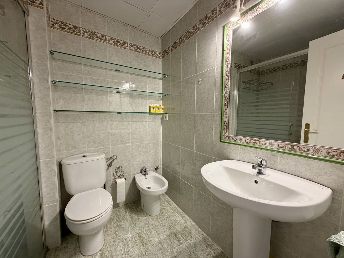 3 Bed Apartment for sale in Estepona Costa Del Sol, Málaga, Spain