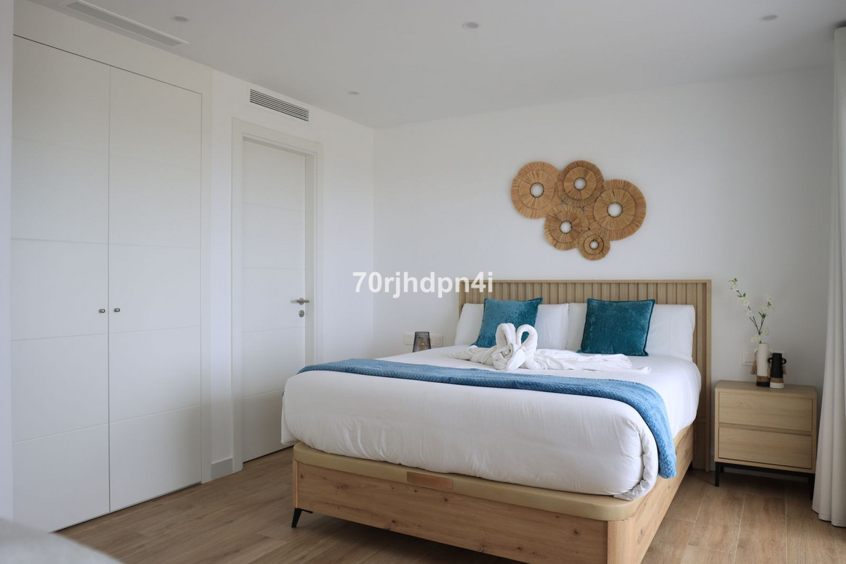Se vende Apartamento Planta Media de 2 dormitorios en Costa Del Sol, Málaga, España
