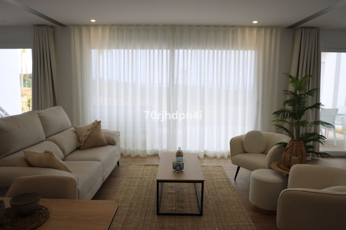 Se vende Apartamento Planta Media de 2 dormitorios en Costa Del Sol, Málaga, España