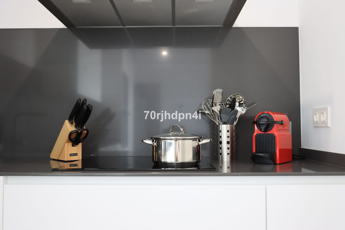 Se vende Apartamento Planta Media de 2 dormitorios en Costa Del Sol, Málaga, España