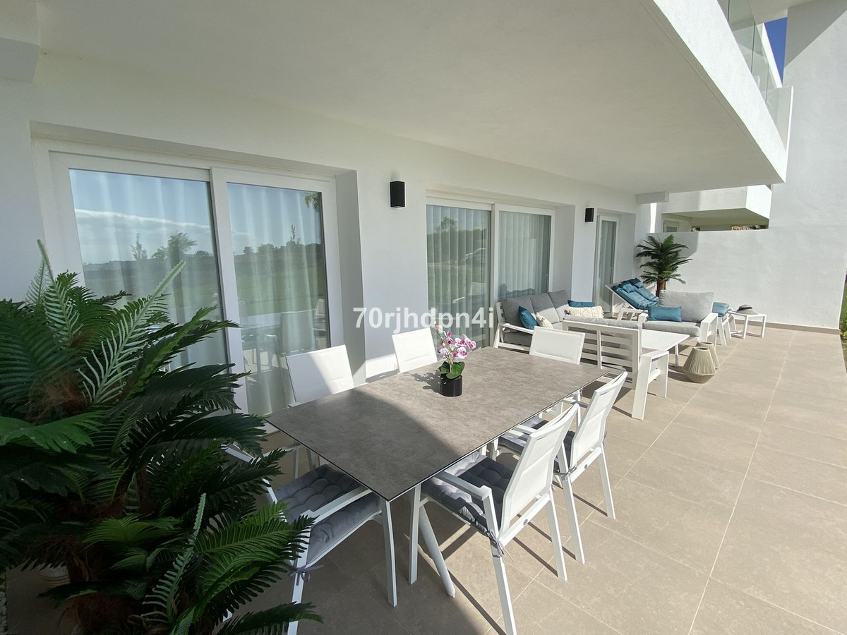 Se vende Apartamento Planta Media de 2 dormitorios en Costa Del Sol, Málaga, España