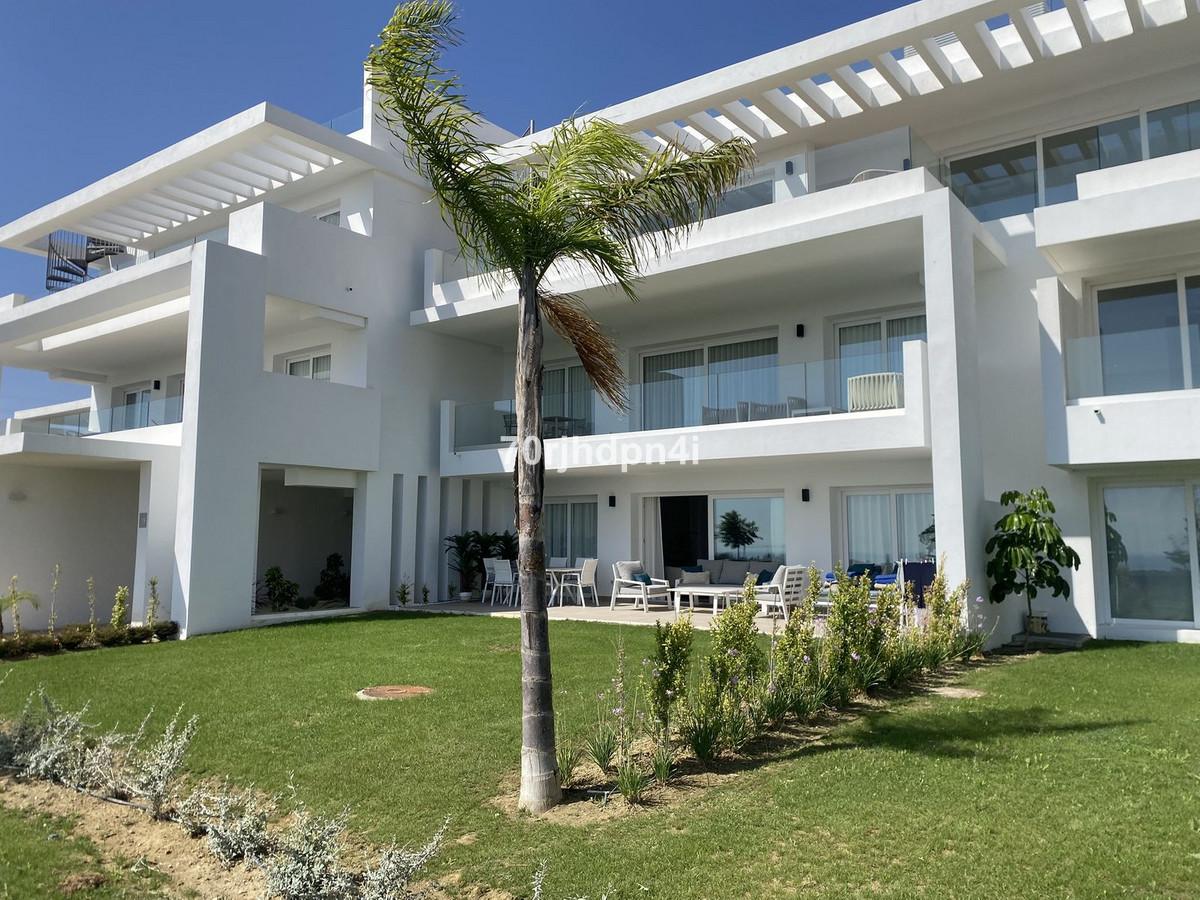 Se vende Apartamento Planta Media de 2 dormitorios en Costa Del Sol, Málaga, España