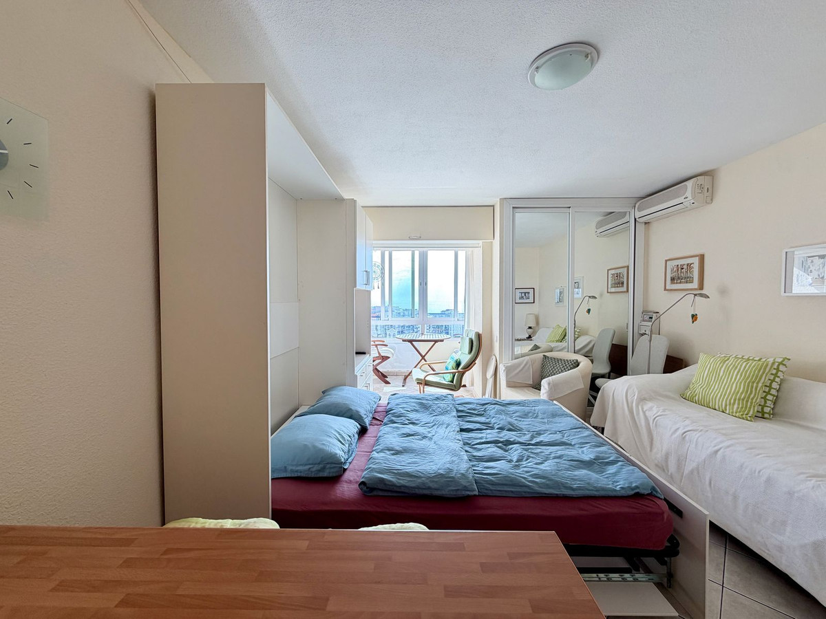 Se vende Estudio Planta Media de 1 dormitorios en Costa Del Sol, Málaga, España