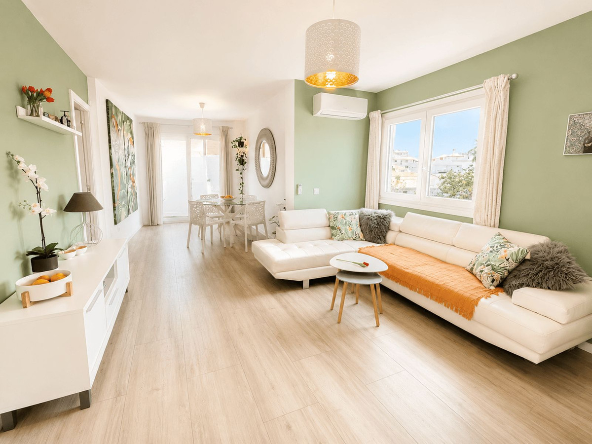 3 Bed Apartment for sale in Estepona Costa Del Sol, Málaga, Spain