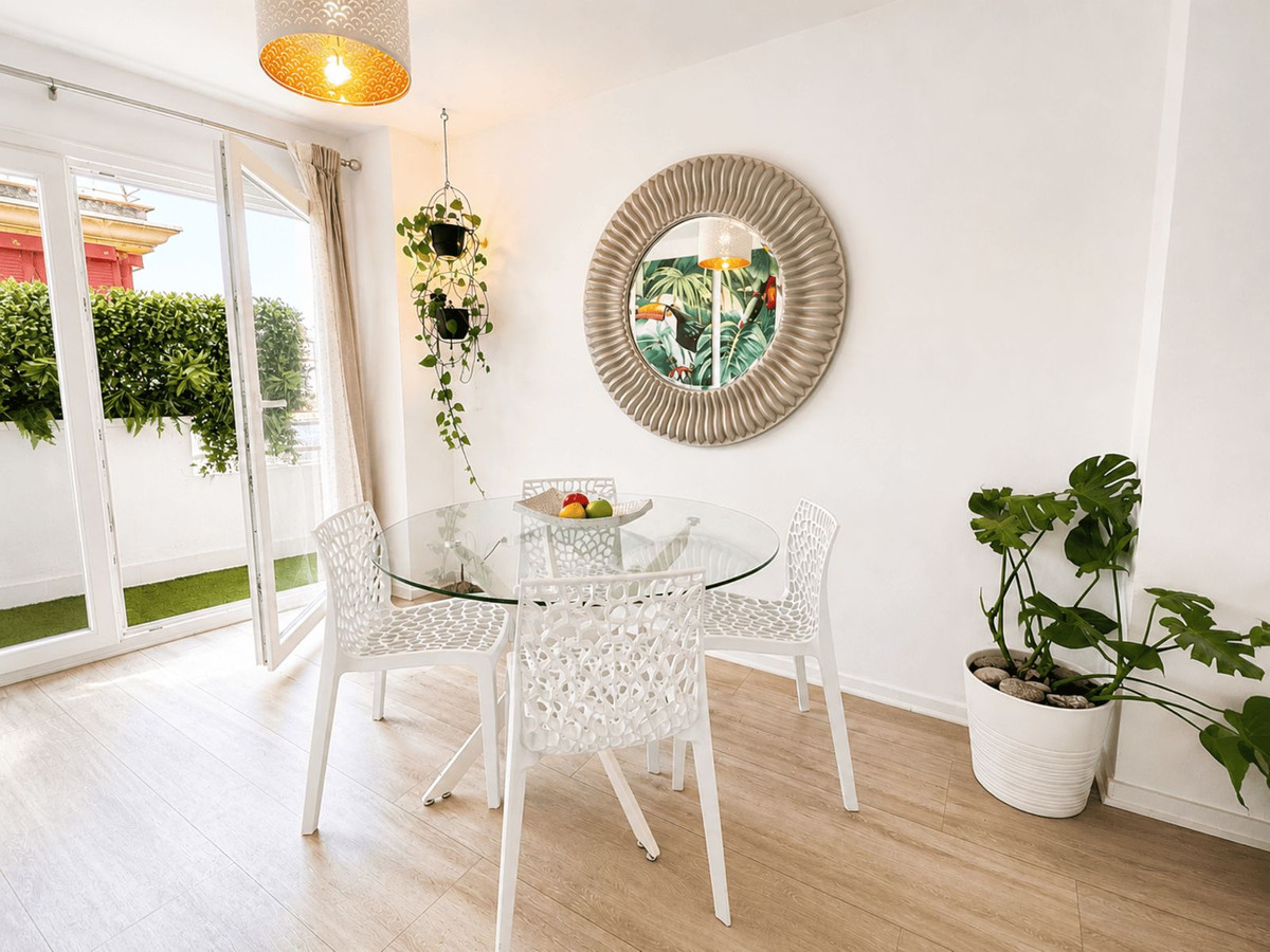 3 Bed Apartment for sale in Estepona Costa Del Sol, Málaga, Spain