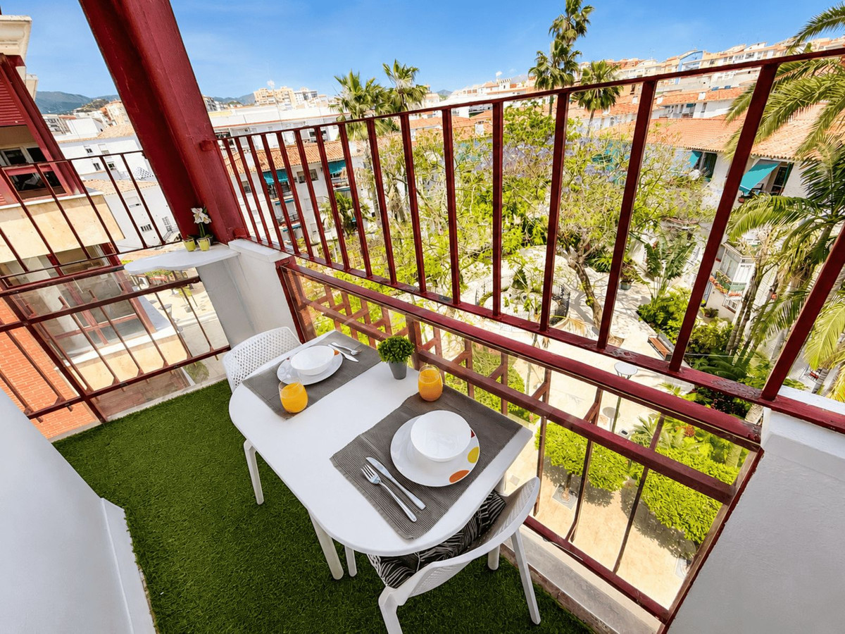 3 Bed Apartment for sale in Estepona Costa Del Sol, Málaga, Spain
