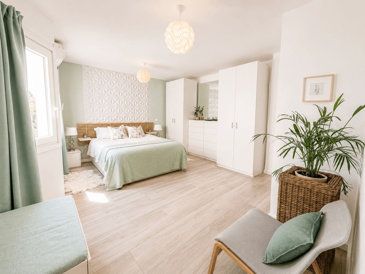 3 Bed Apartment for sale in Estepona Costa Del Sol, Málaga, Spain