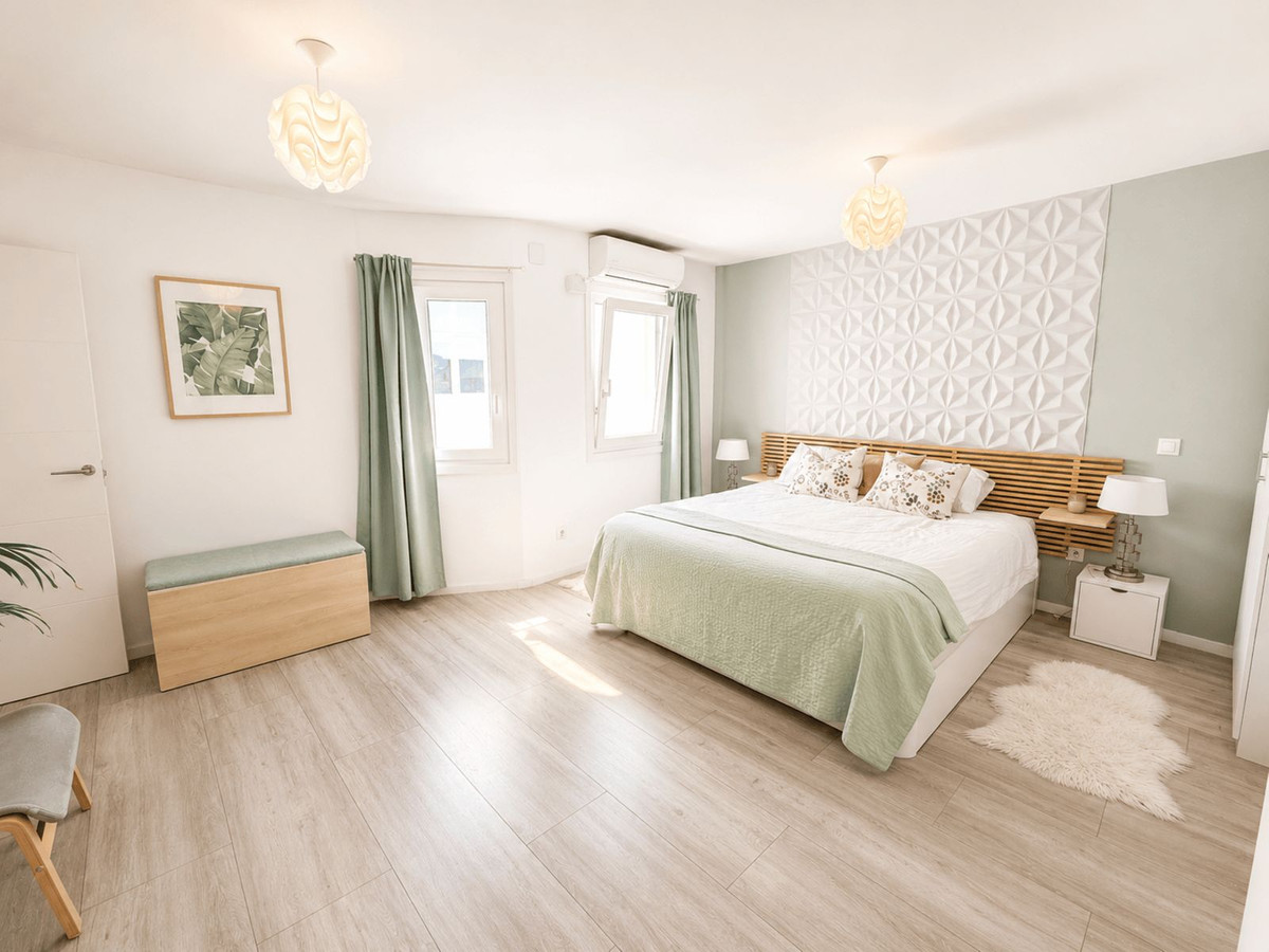 3 Bed Apartment for sale in Estepona Costa Del Sol, Málaga, Spain