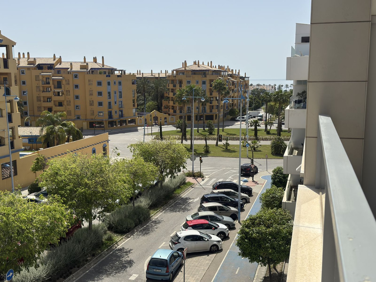 3 Bed Apartment for sale in San Pedro De Alcántara Costa Del Sol, Málaga, Spain