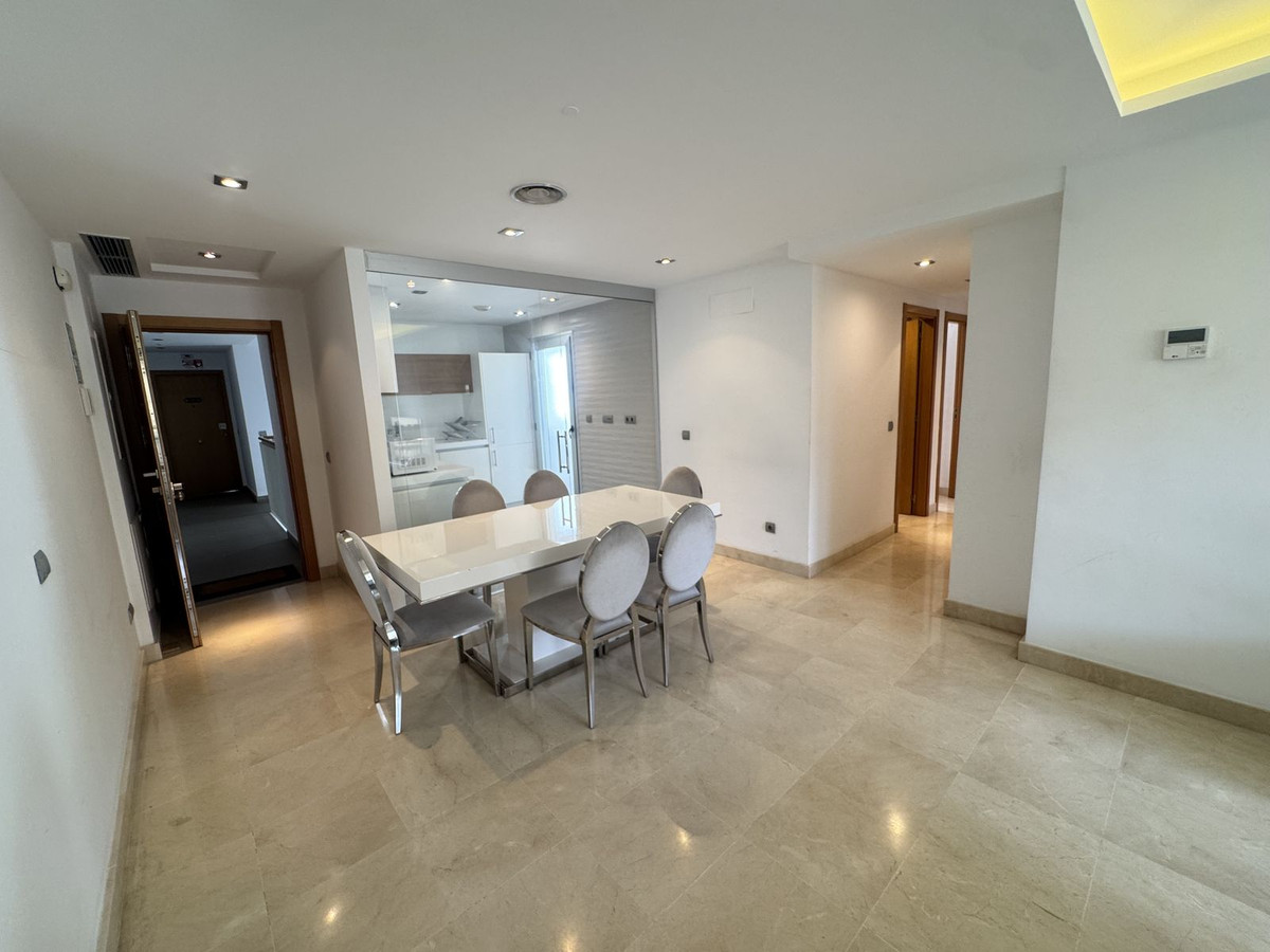 3 Bed Apartment for sale in San Pedro De Alcántara Costa Del Sol, Málaga, Spain