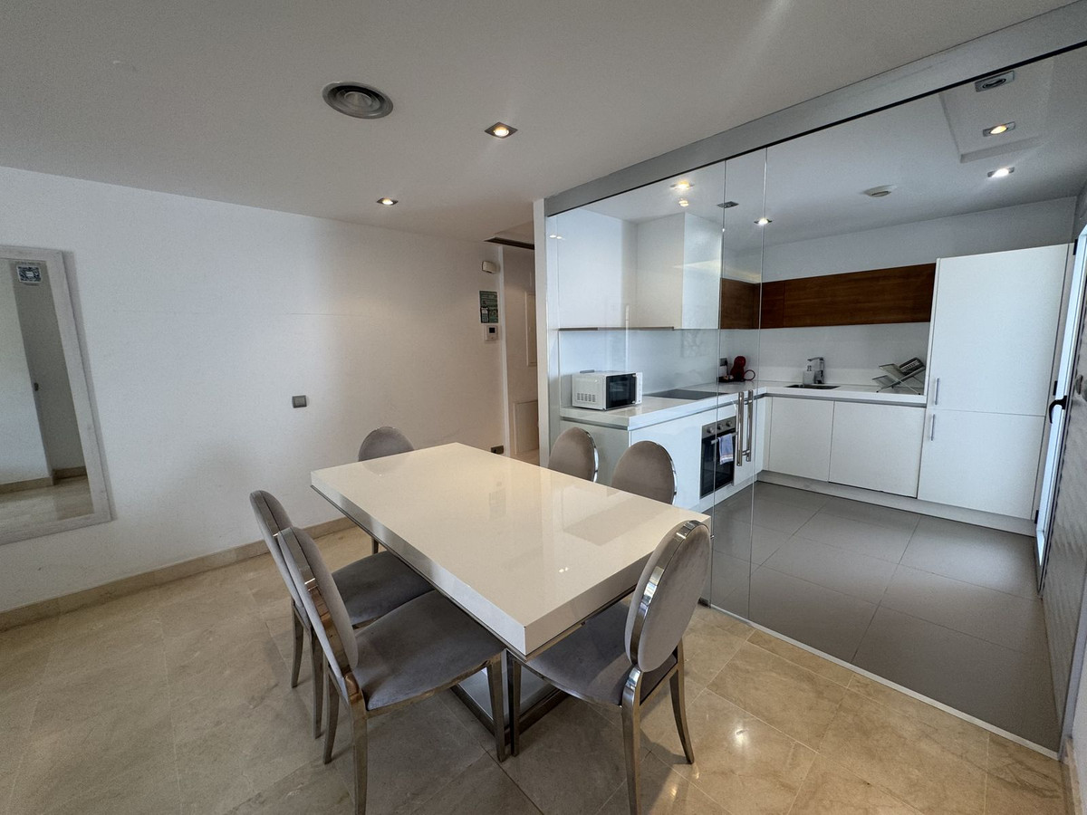 3 Bed Apartment for sale in San Pedro De Alcántara Costa Del Sol, Málaga, Spain