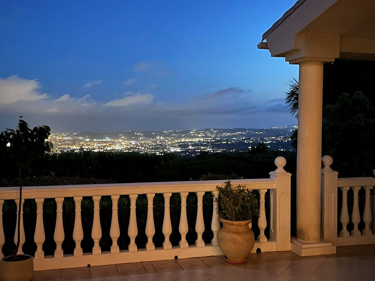 6 Bed Townhouse for sale in Mijas Costa Del Sol, Málaga, Spain