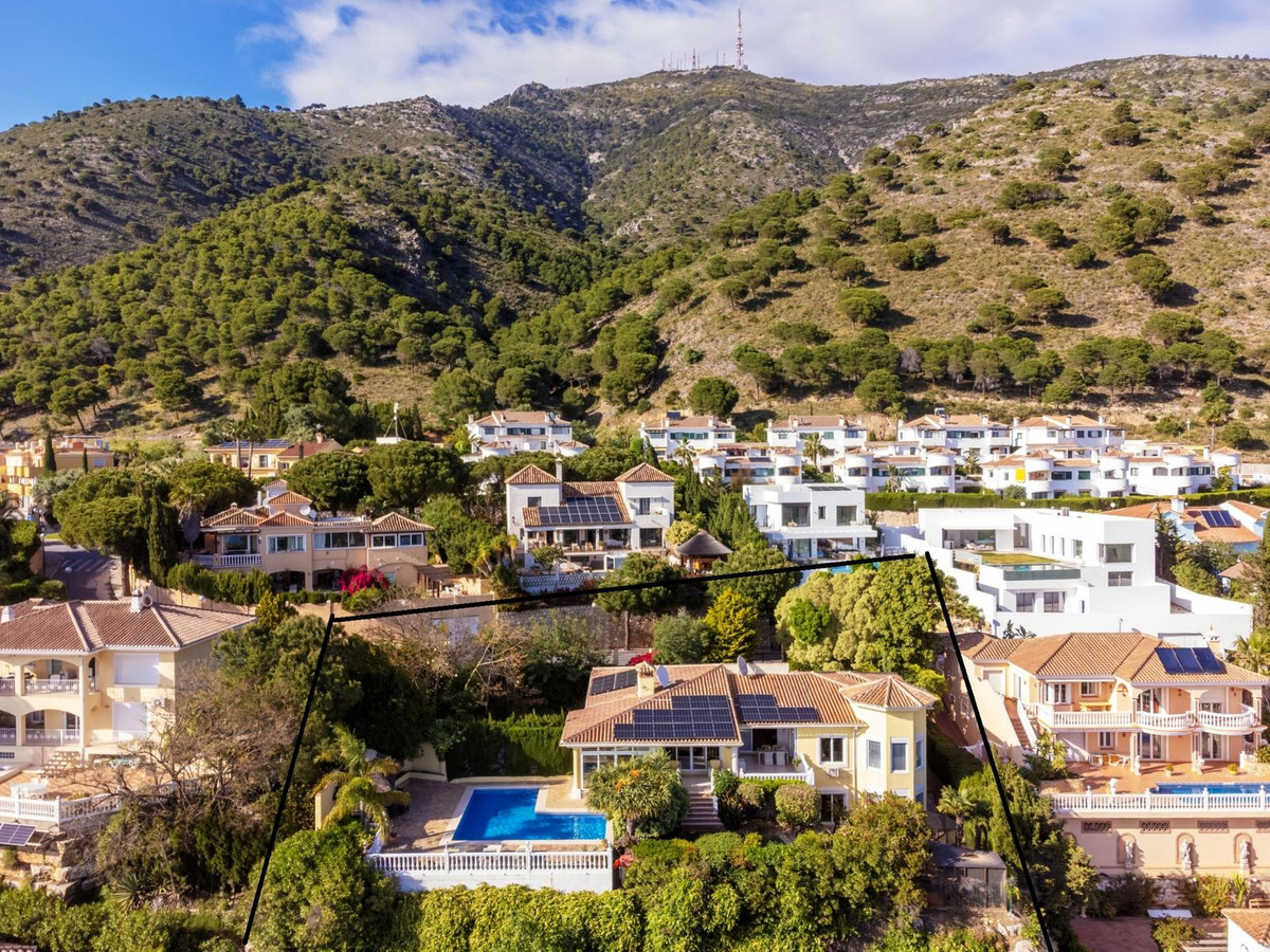 6 Bed Townhouse for sale in Mijas Costa Del Sol, Málaga, Spain