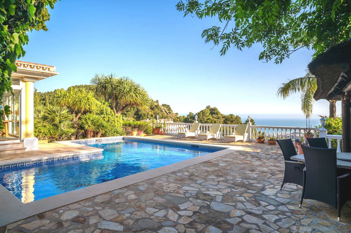 6 Bed Townhouse for sale in Mijas Costa Del Sol, Málaga, Spain