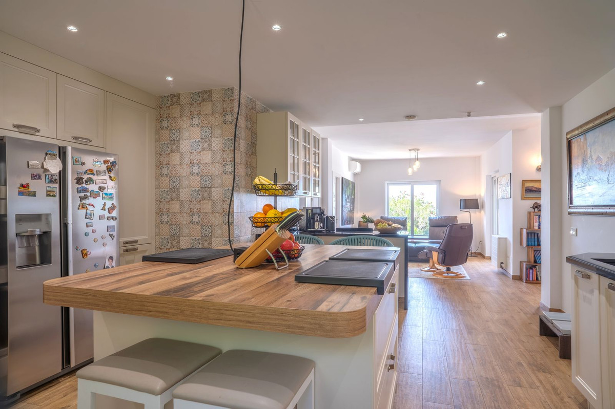 6 Bed Townhouse for sale in Mijas Costa Del Sol, Málaga, Spain