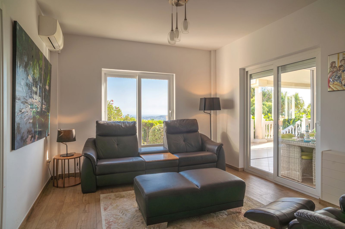 6 Bed Townhouse for sale in Mijas Costa Del Sol, Málaga, Spain