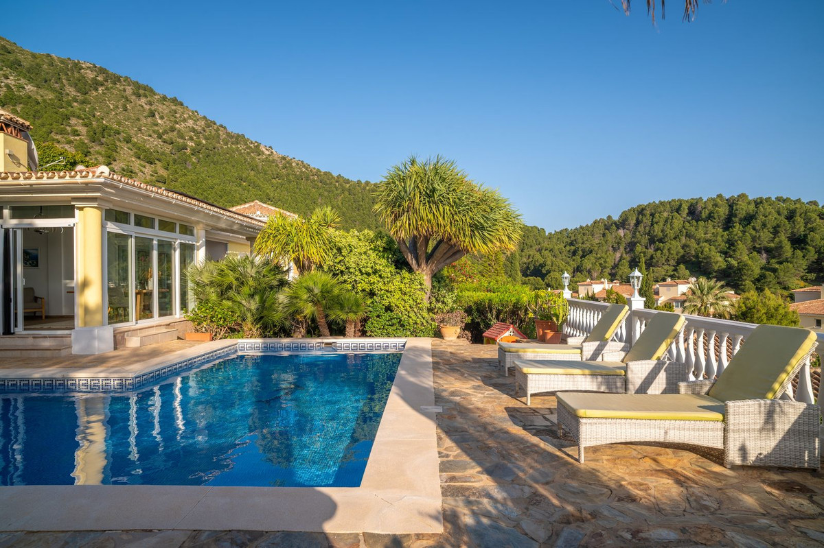 6 Bed Townhouse for sale in Mijas Costa Del Sol, Málaga, Spain