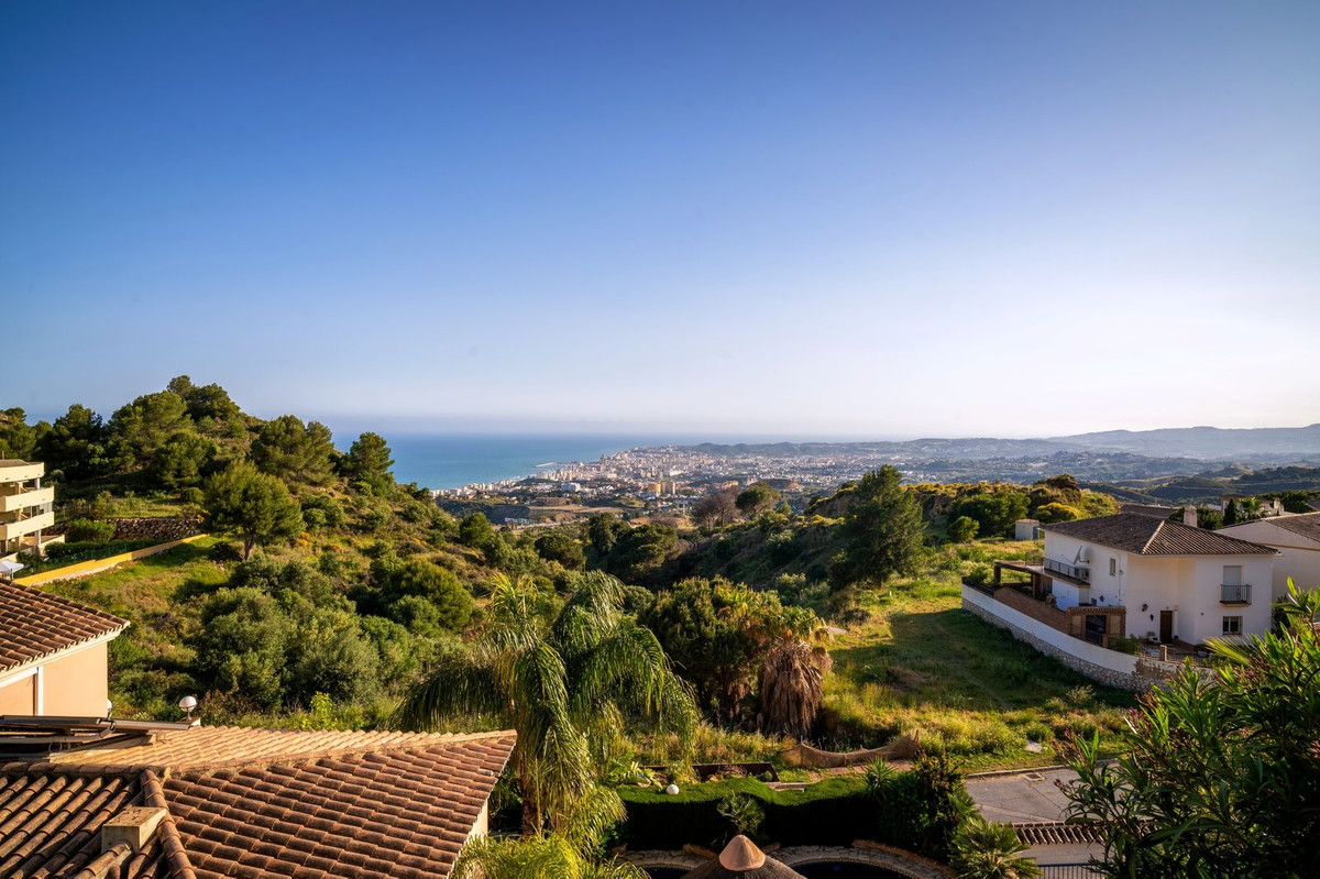 6 Bed Townhouse for sale in Mijas Costa Del Sol, Málaga, Spain