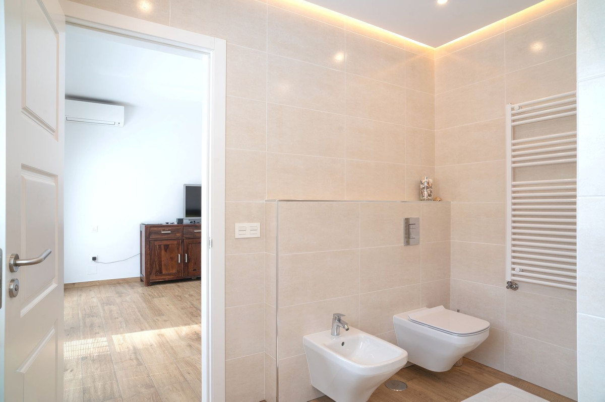 6 Bed Townhouse for sale in Mijas Costa Del Sol, Málaga, Spain