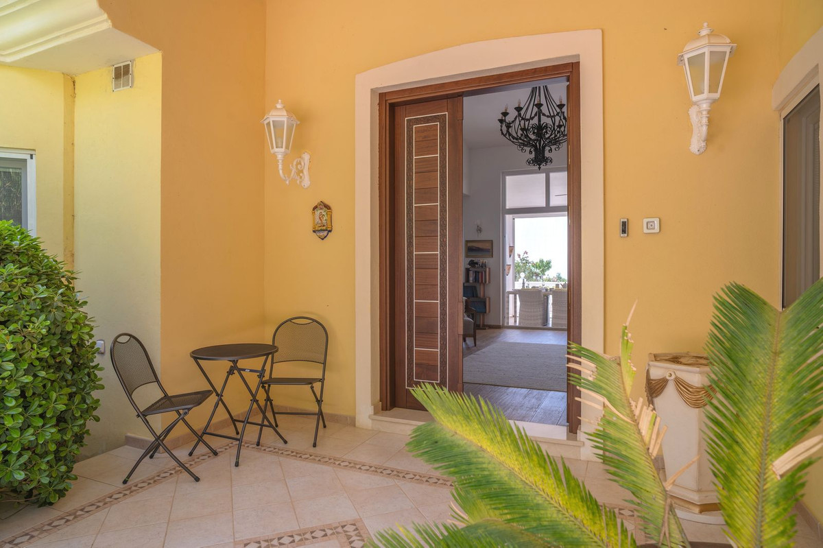 6 Bed Townhouse for sale in Mijas Costa Del Sol, Málaga, Spain