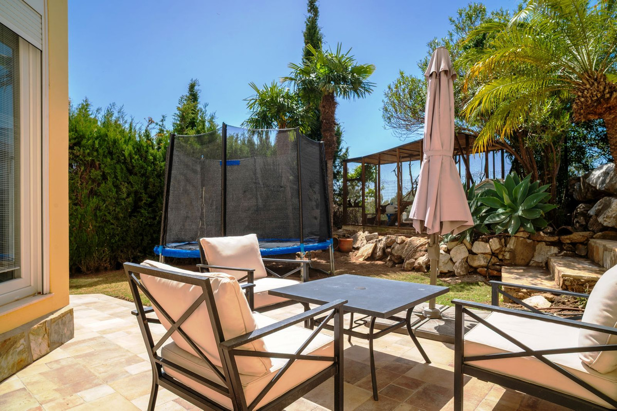 6 Bed Townhouse for sale in Mijas Costa Del Sol, Málaga, Spain