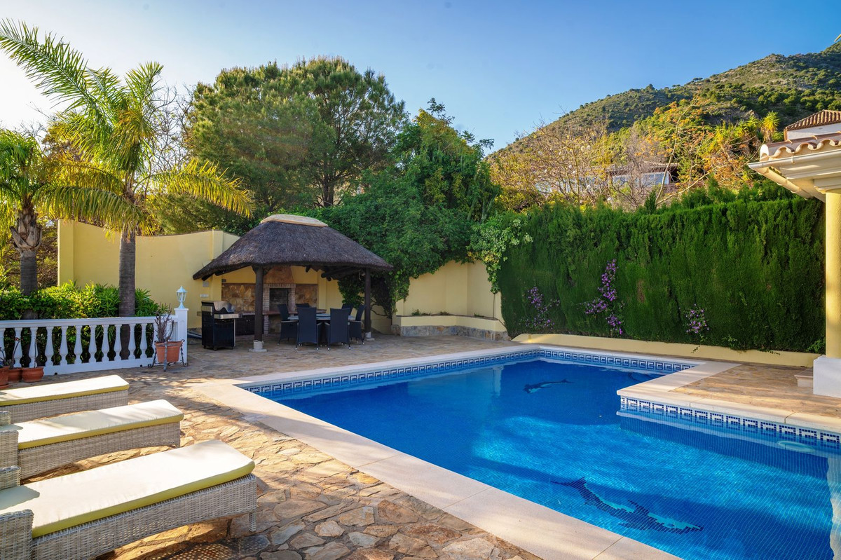 6 Bed Townhouse for sale in Mijas Costa Del Sol, Málaga, Spain