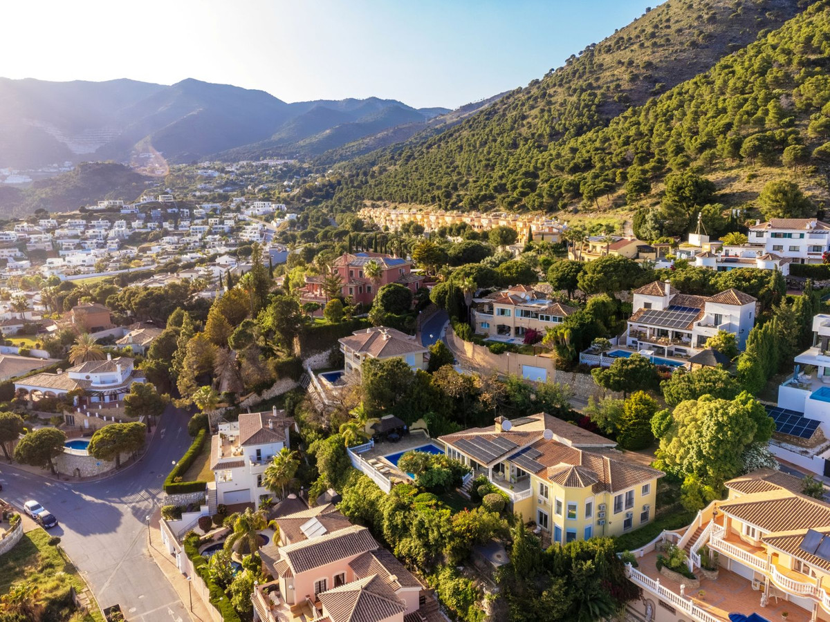 6 Bed Townhouse for sale in Mijas Costa Del Sol, Málaga, Spain