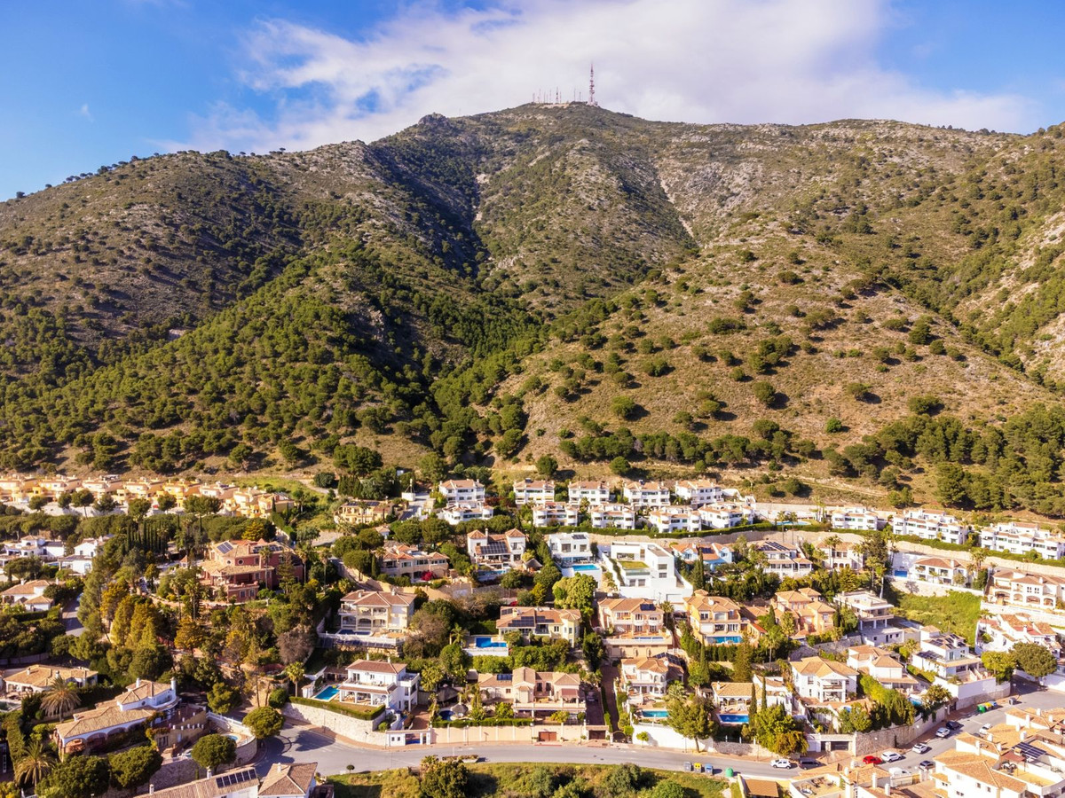 6 Bed Townhouse for sale in Mijas Costa Del Sol, Málaga, Spain