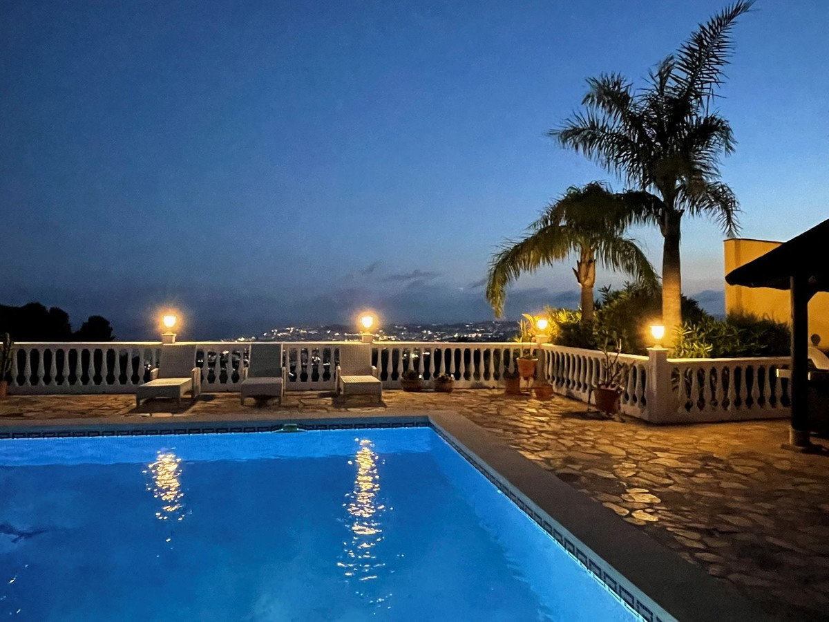 6 Bed Townhouse for sale in Mijas Costa Del Sol, Málaga, Spain