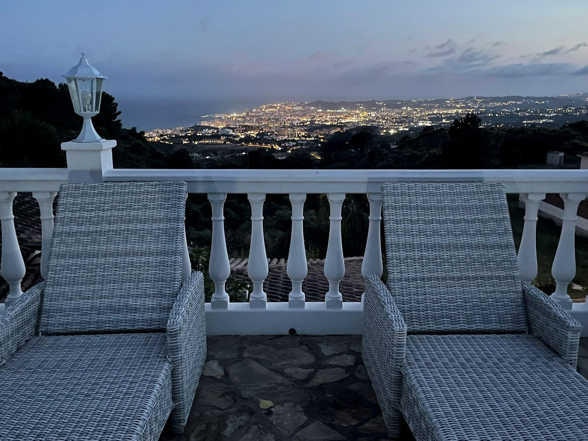 6 Bed Townhouse for sale in Mijas Costa Del Sol, Málaga, Spain