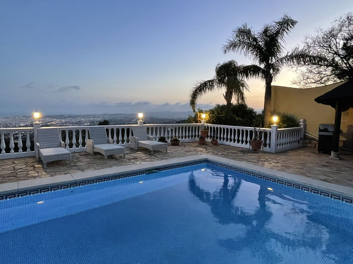 6 Bed Townhouse for sale in Mijas Costa Del Sol, Málaga, Spain