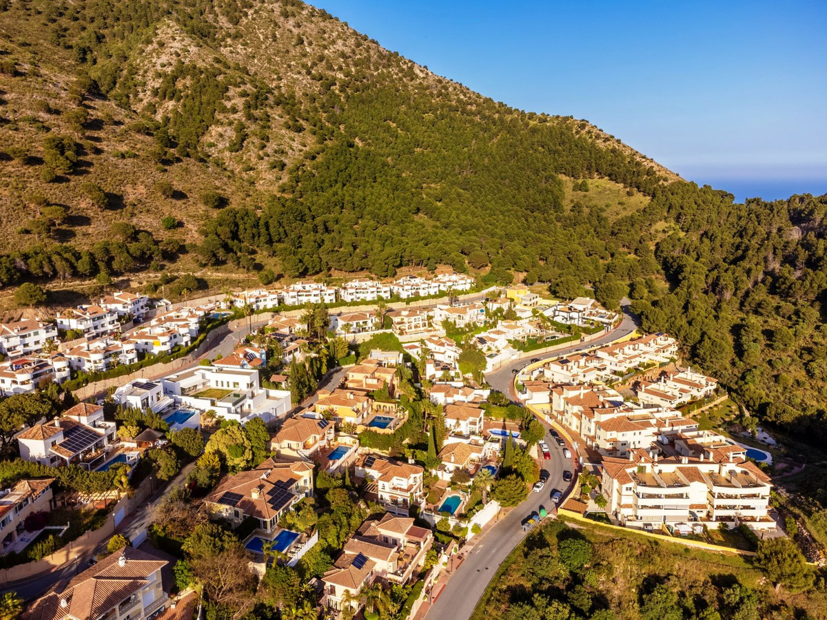 6 Bed Townhouse for sale in Mijas Costa Del Sol, Málaga, Spain