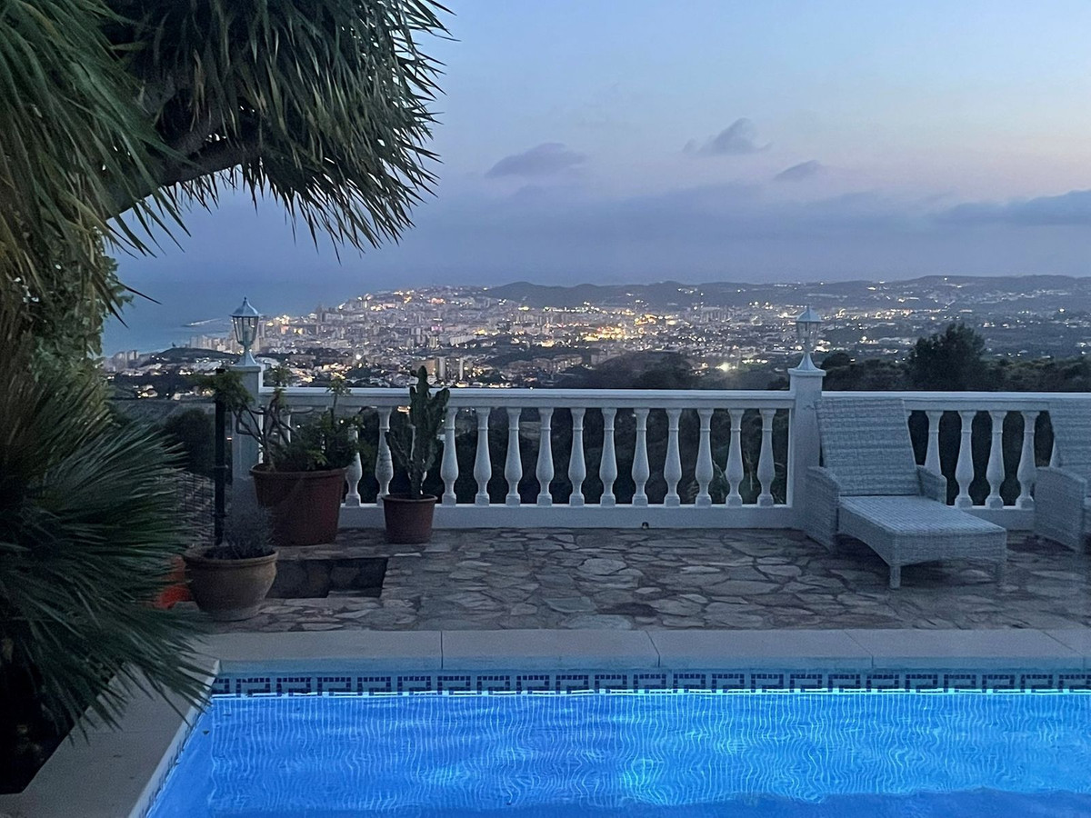 6 Bed Townhouse for sale in Mijas Costa Del Sol, Málaga, Spain