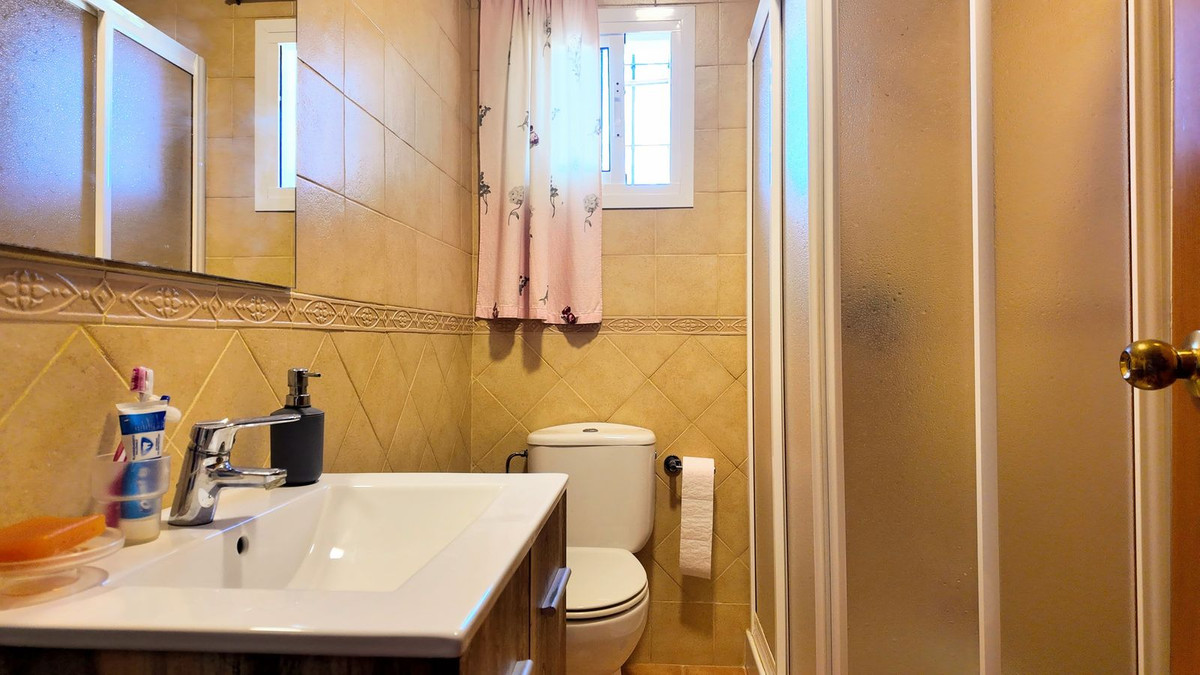Se vende Finca - Cortijo de 3 dormitorios en Costa Del Sol, Málaga, España