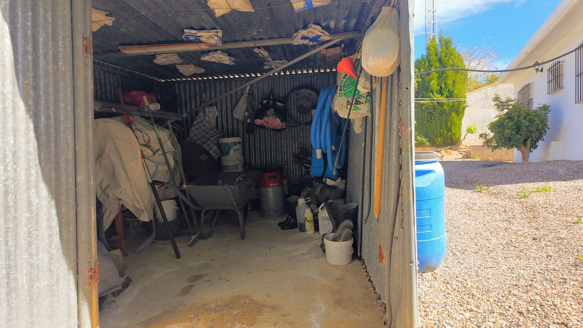Se vende Finca - Cortijo de 3 dormitorios en Costa Del Sol, Málaga, España