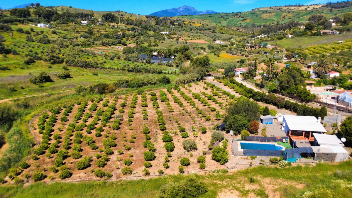 Se vende Finca - Cortijo de 3 dormitorios en Costa Del Sol, Málaga, España