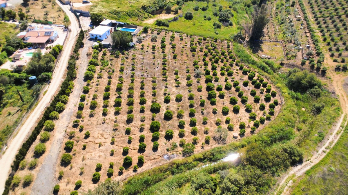 Se vende Finca - Cortijo de 3 dormitorios en Costa Del Sol, Málaga, España