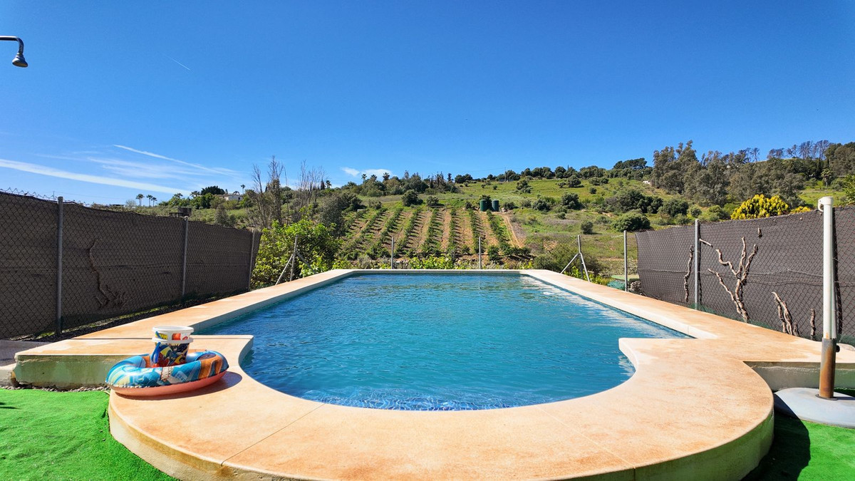 Se vende Finca - Cortijo de 3 dormitorios en Costa Del Sol, Málaga, España