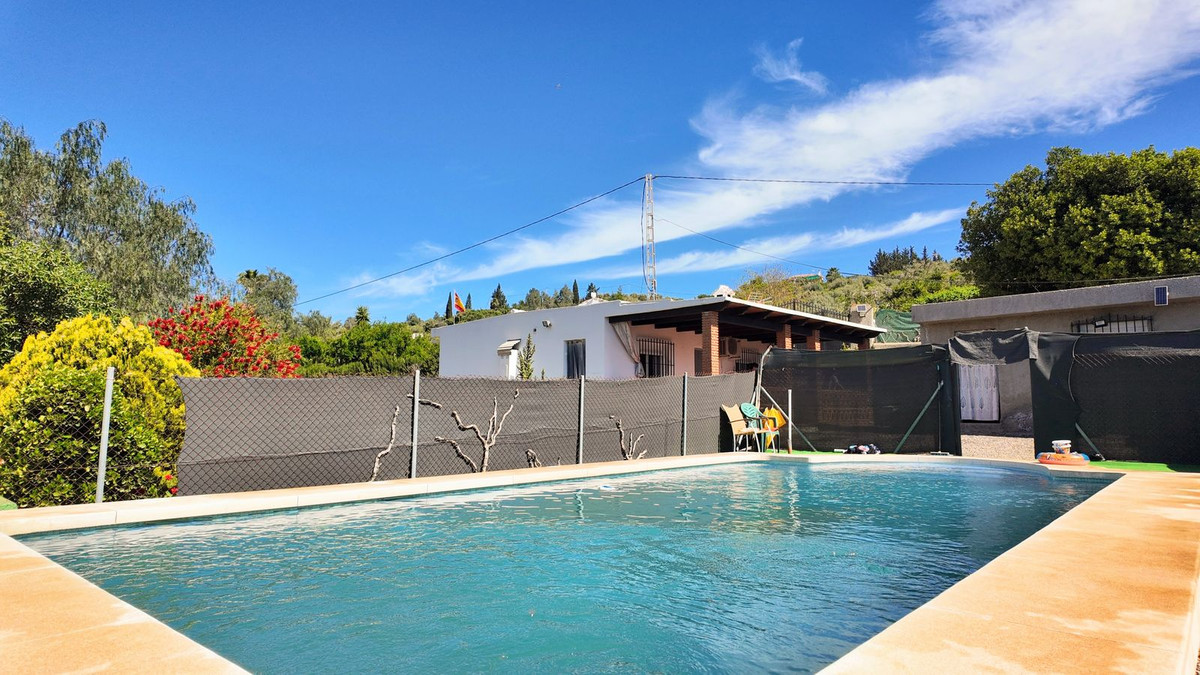 Se vende Finca - Cortijo de 3 dormitorios en Costa Del Sol, Málaga, España