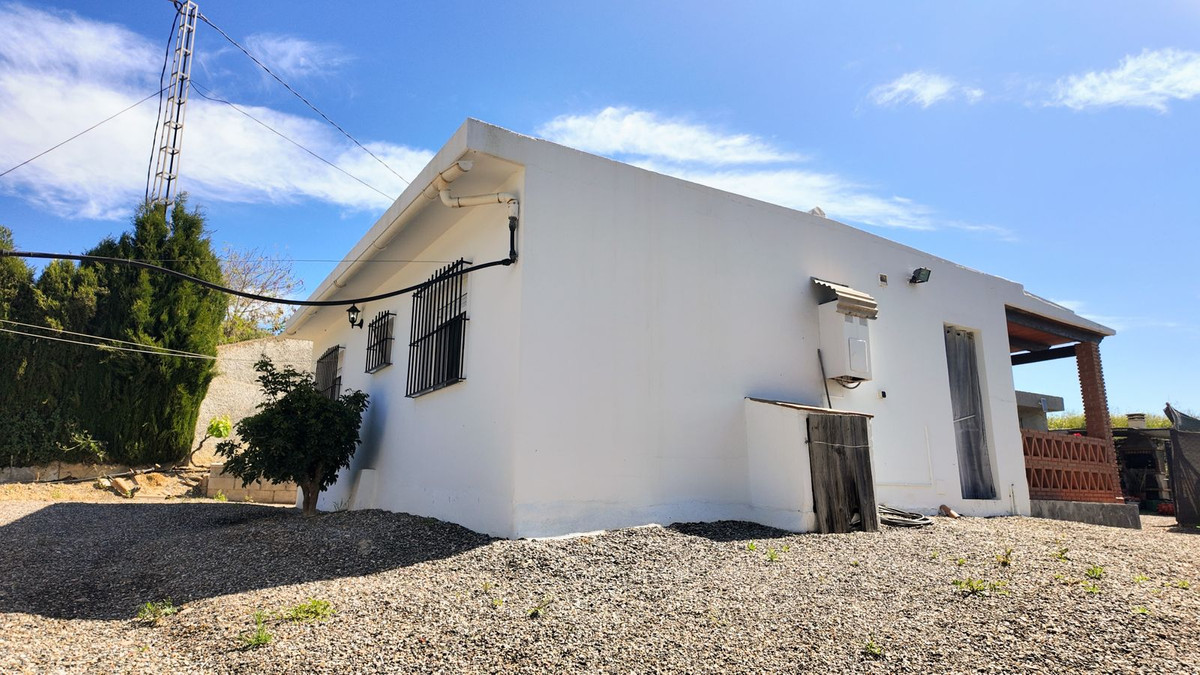 Se vende Finca - Cortijo de 3 dormitorios en Costa Del Sol, Málaga, España