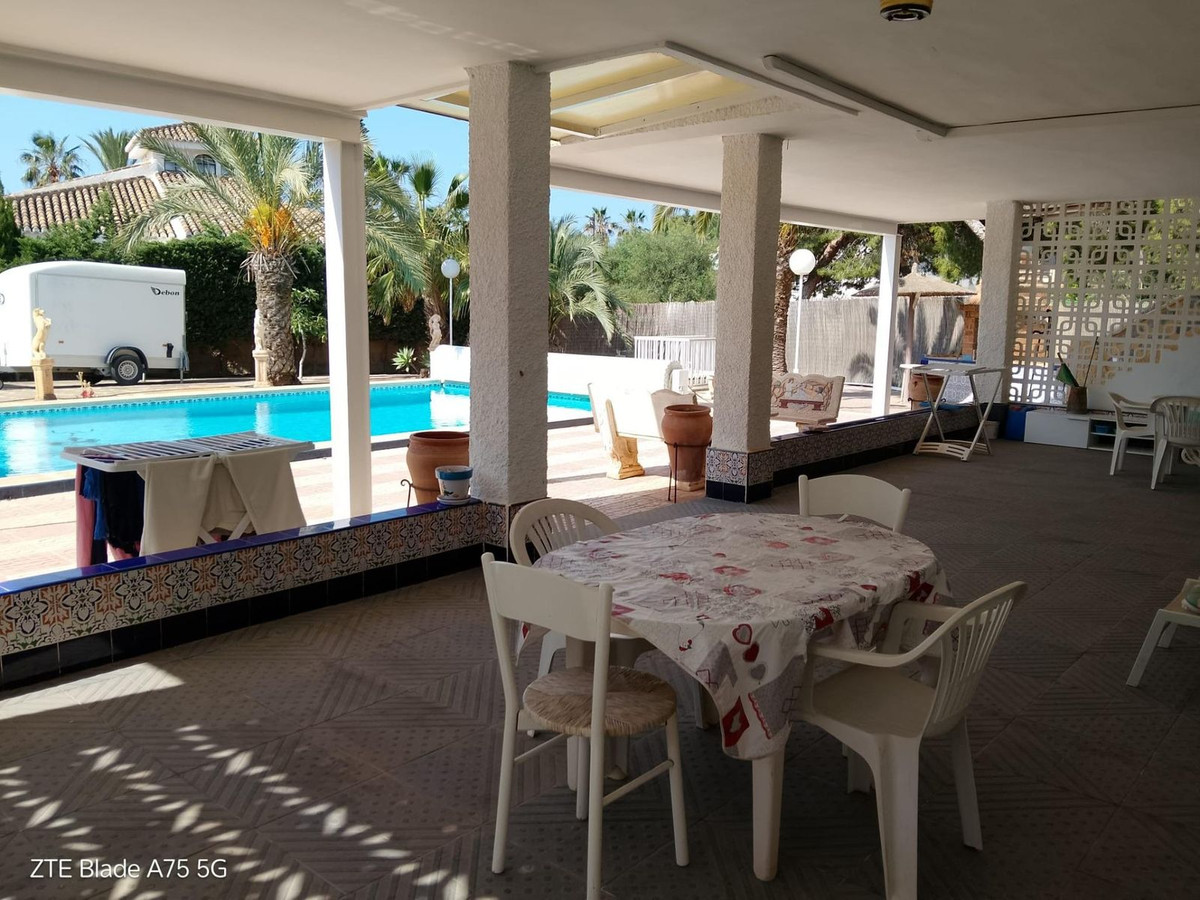 Se vende Villa - Chalet de 4 dormitorios en Costa Calida, Murcia, España