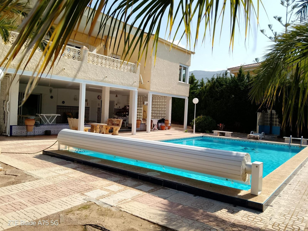 Se vende Villa - Chalet de 4 dormitorios en Costa Calida, Murcia, España