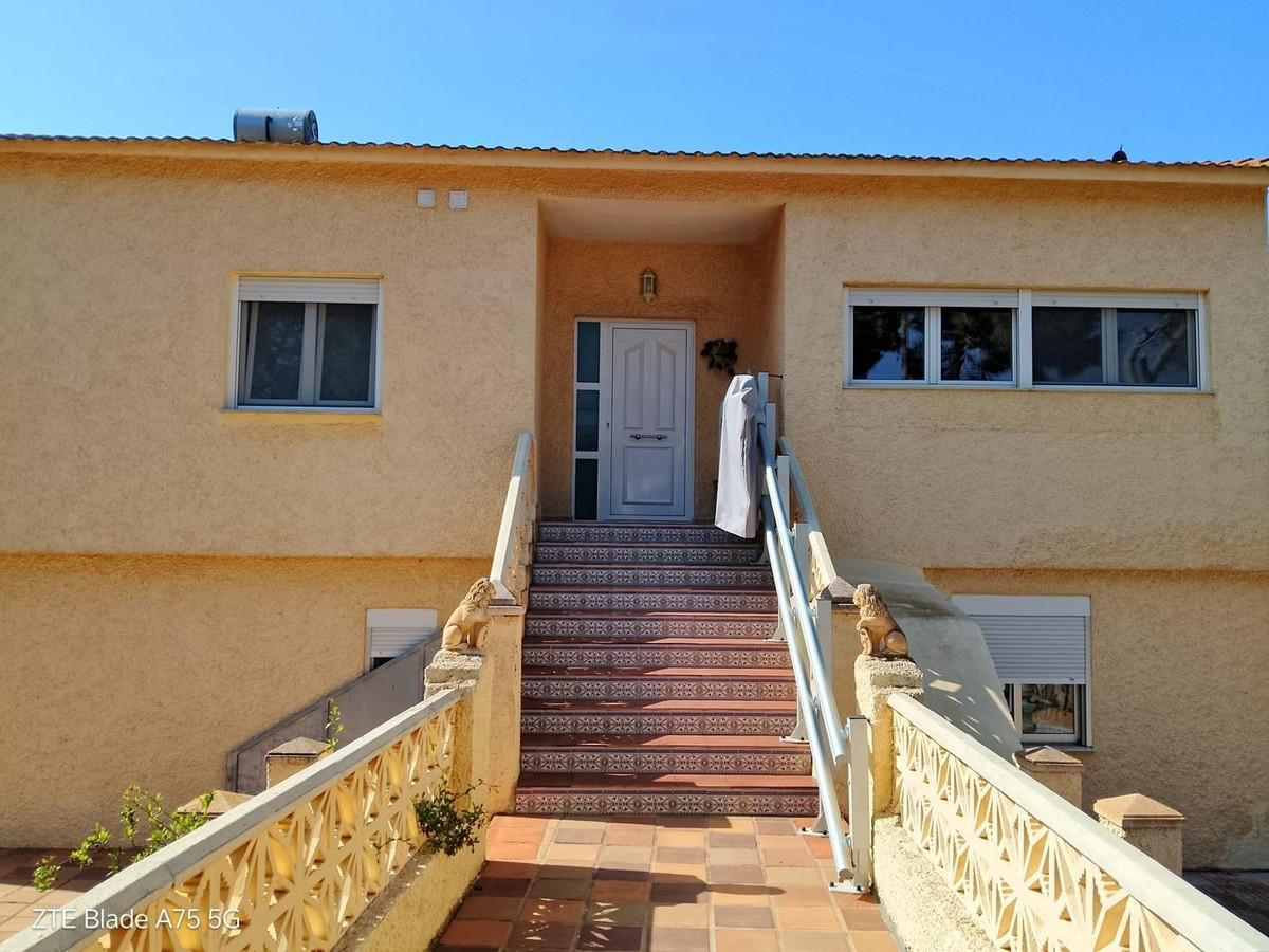 Se vende Villa - Chalet de 4 dormitorios en Costa Calida, Murcia, España