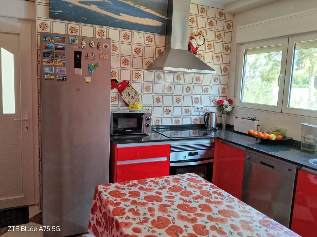 Se vende Villa - Chalet de 4 dormitorios en Costa Calida, Murcia, España