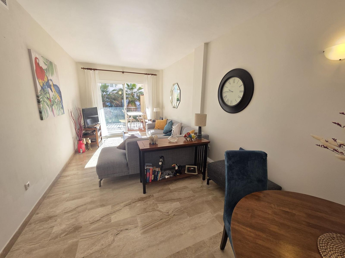 Se vende Apartamento Planta Media de 2 dormitorios en Costa Del Sol, Málaga, España