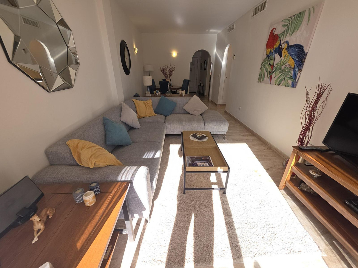 Se vende Apartamento Planta Media de 2 dormitorios en Costa Del Sol, Málaga, España
